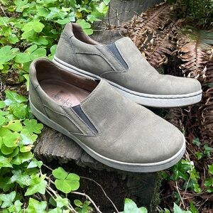 Men’s Dansko slip on sneakers